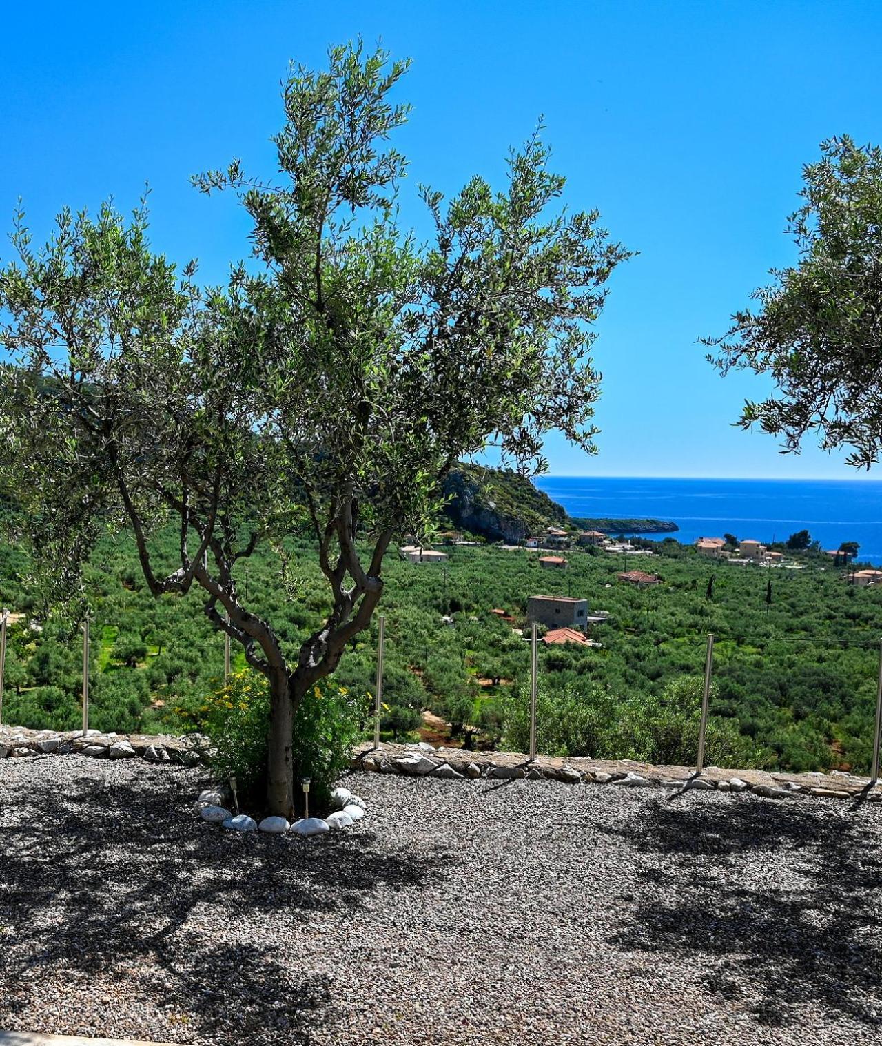 Villa Athina'S Stone House In Kardamyli Exterior foto