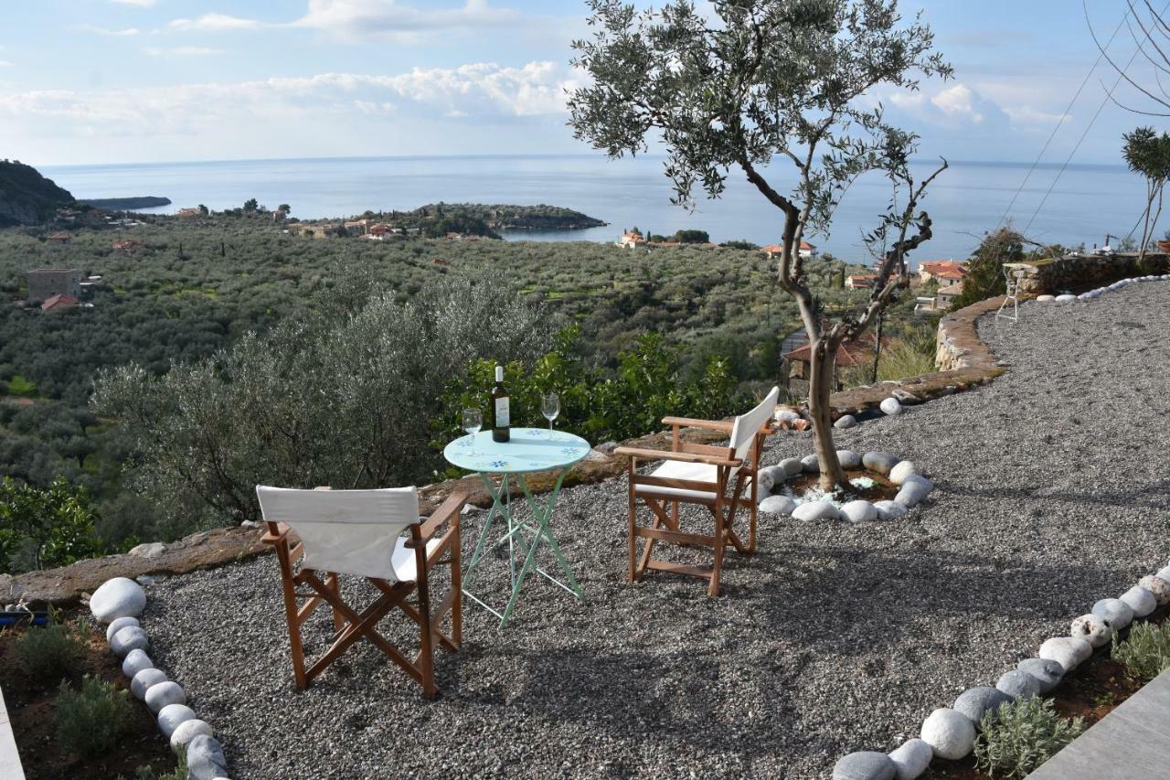 Villa Athina'S Stone House In Kardamyli Exterior foto