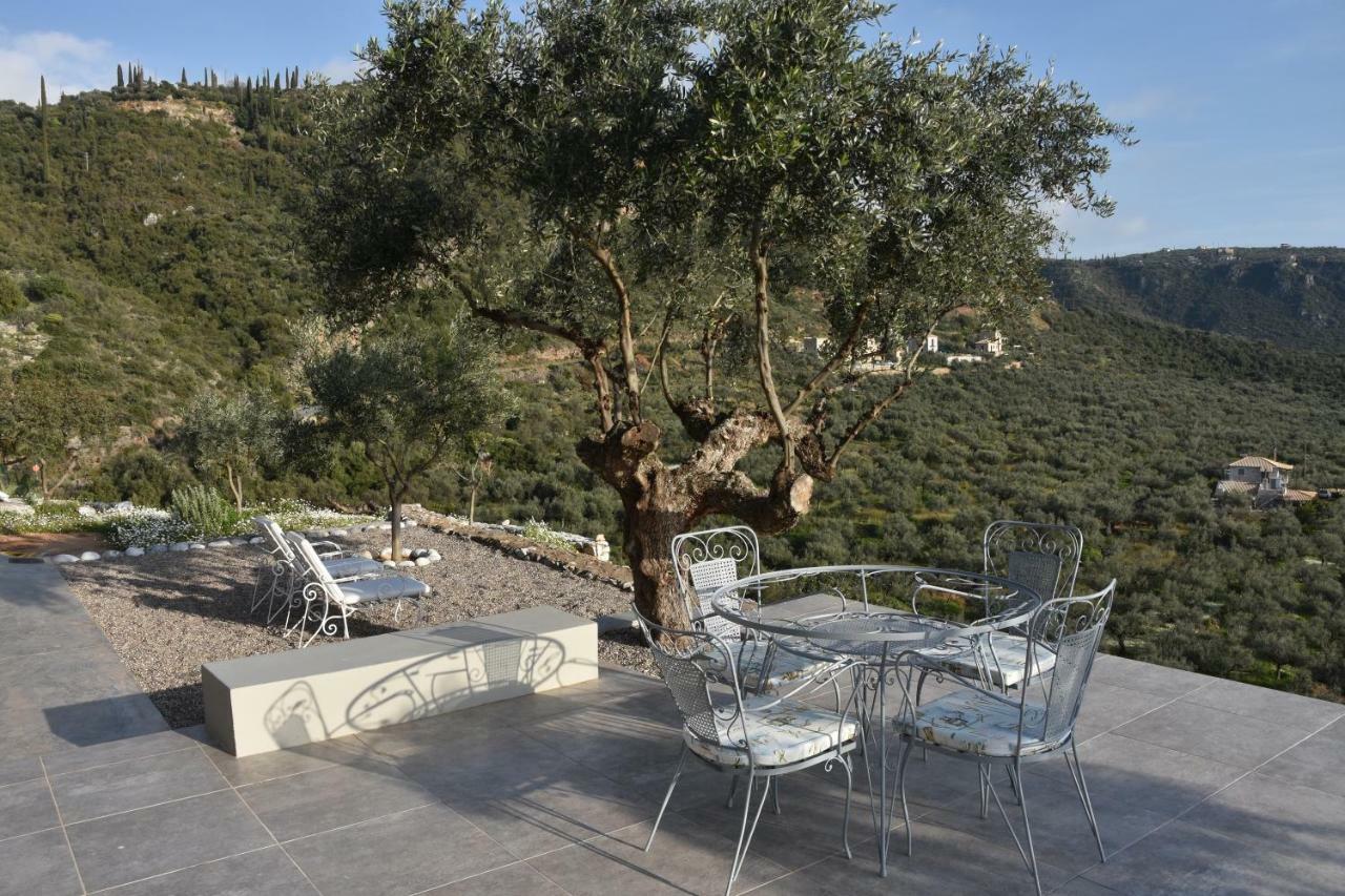 Villa Athina'S Stone House In Kardamyli Exterior foto